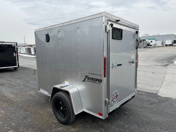 Homesteader 5 x 8 Enclosed V-Nose Cargo Trailer – Ramp Door - Image 7