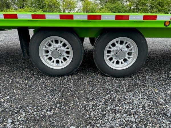 BWise 8 x 24 Deckover Equipment Trailer – Power Tilt Deck - Image 9