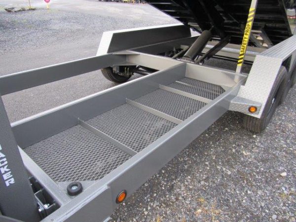 BWise 7 x 18 Gooseneck Tri-Axle Dump Trailer – Hydraulic Jacks - Image 9