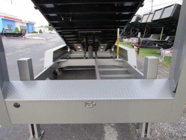 BWise 7 x 18 Gooseneck Tri-Axle Dump Trailer – Hydraulic Jacks - Image 10