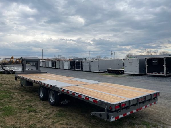 BWise 8 x 30 Gooseneck Deckover Equipment Trailer – Hydraulic Tail - Image 8