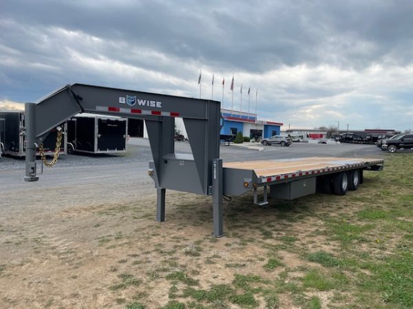 BWise 8 x 30 Gooseneck Deckover Equipment Trailer – Hydraulic Tail