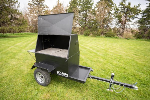 Model 4830C Towable Charcoal Grill - Image 3