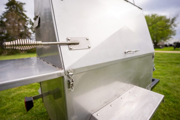Model 6040CSS Towable Charcoal Grill – Stainless - Image 5