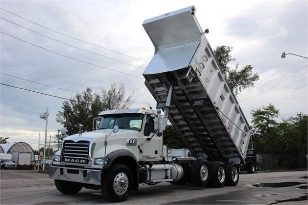 2013 MACK GRANITE DUMP TRUCK FOR SALE