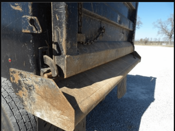 2018 GRANITE DUMP TRUCK - Image 9