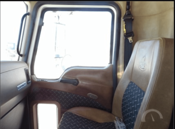 2018 GRANITE DUMP TRUCK - Image 11