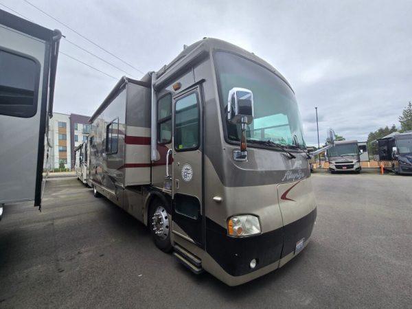 2005 Tiffin Motorhomes Allegro 40TSP - Image 2