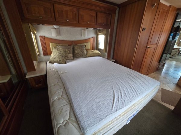 2005 Tiffin Motorhomes Allegro 40TSP - Image 13