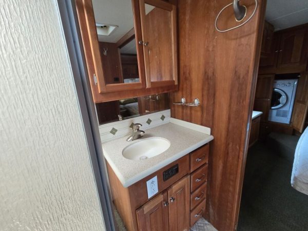 2005 Tiffin Motorhomes Allegro 40TSP - Image 16