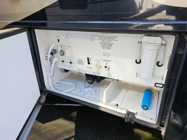 2010 Newmar Ventana 3933 - Image 13