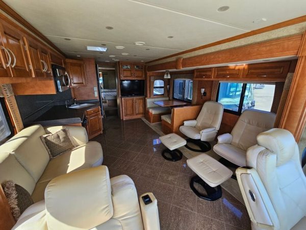 2010 Newmar Ventana 3933 - Image 22