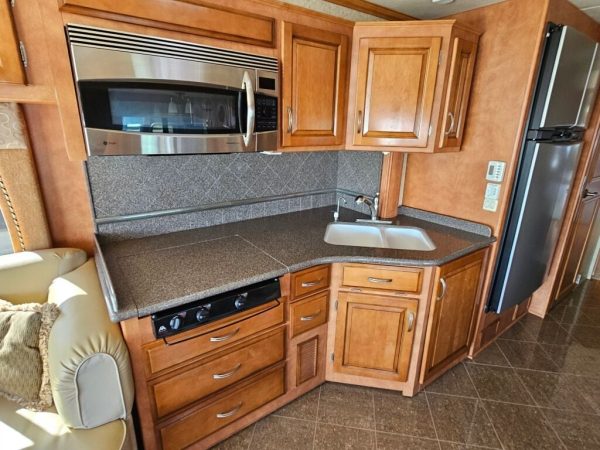 2010 Newmar Ventana 3933 - Image 25