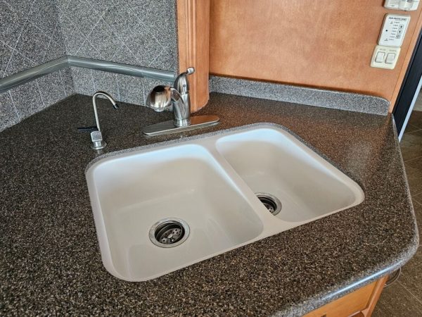 2010 Newmar Ventana 3933 - Image 29