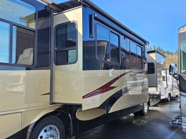 2010 Newmar Ventana 3933 - Image 4