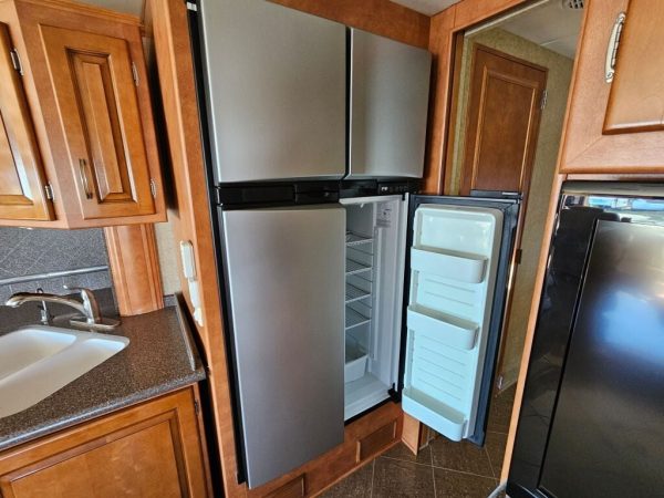 2010 Newmar Ventana 3933 - Image 31