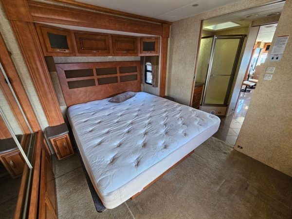 2010 Newmar Ventana 3933 - Image 34