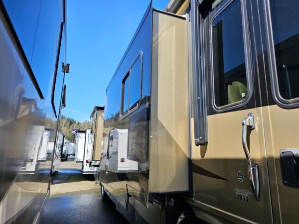 2010 Newmar Ventana 3933 - Image 5