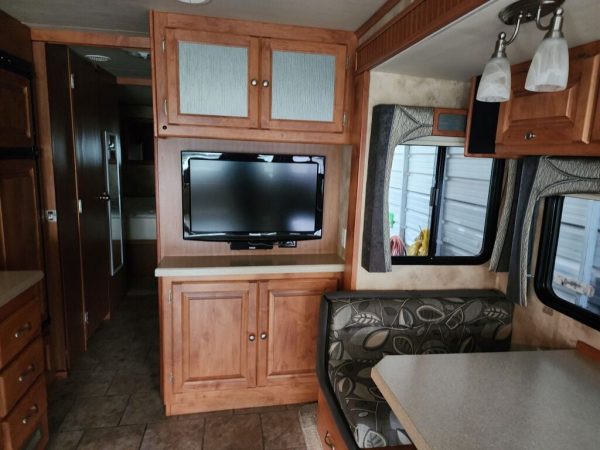 2010 Tiffin Motorhomes Allegro 34TGA - Image 13