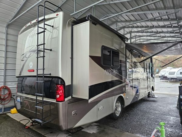 2010 Tiffin Motorhomes Allegro 34TGA - Image 4