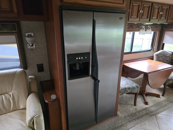 2010 Winnebago Ellipse 42AD - Image 16
