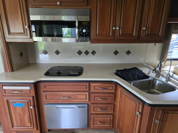 2010 Winnebago Ellipse 42AD - Image 17