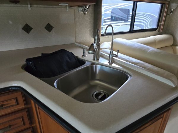 2010 Winnebago Ellipse 42AD - Image 18