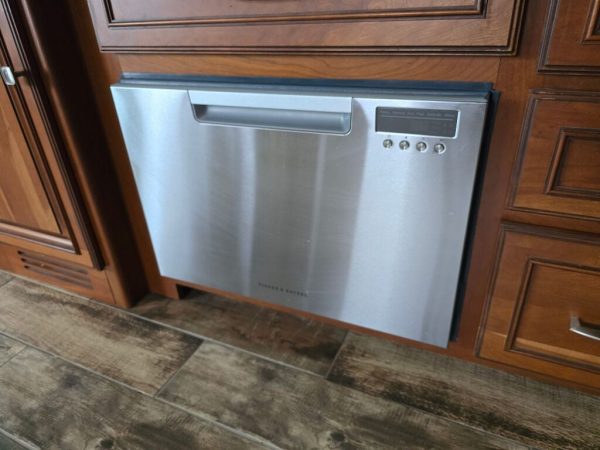 2010 Winnebago Ellipse 42AD - Image 20