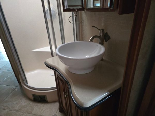 2010 Winnebago Ellipse 42AD - Image 26