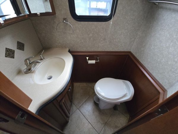 2010 Winnebago Ellipse 42AD - Image 29