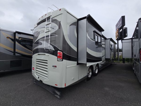 2010 Winnebago Ellipse 42AD - Image 6