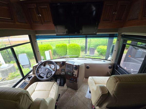 2010 Winnebago Ellipse 42AD - Image 7