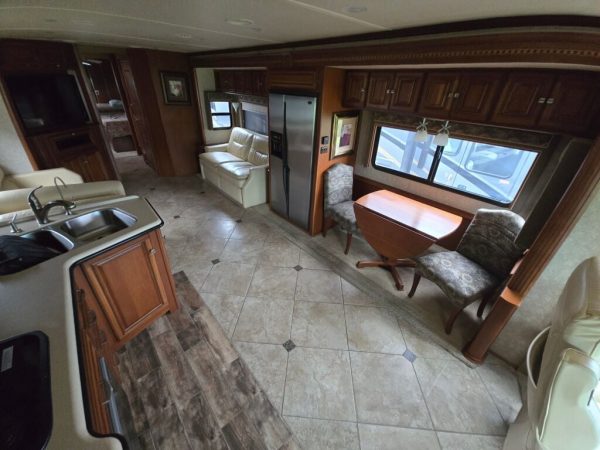2010 Winnebago Ellipse 42AD - Image 10