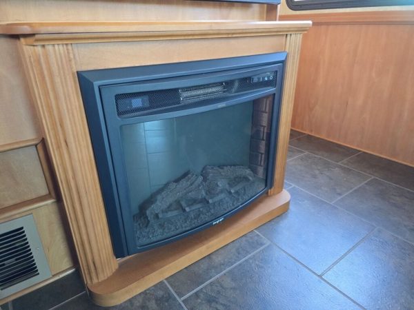 2010 Winnebago Journey 40L - Image 24