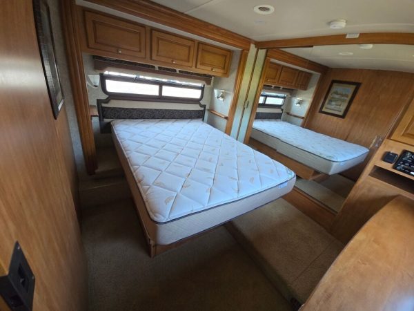 2010 Winnebago Journey 40L - Image 25