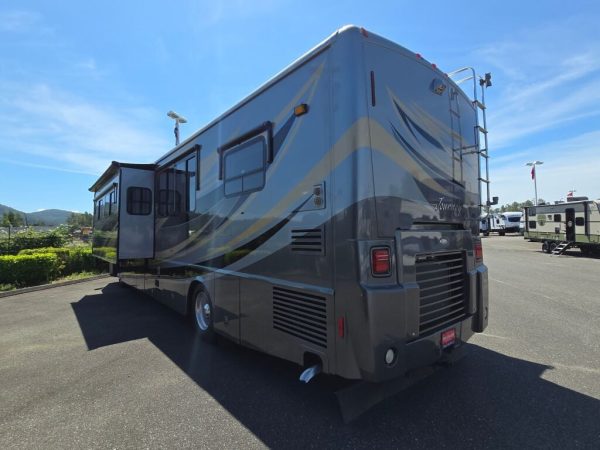2010 Winnebago Journey 40L - Image 5