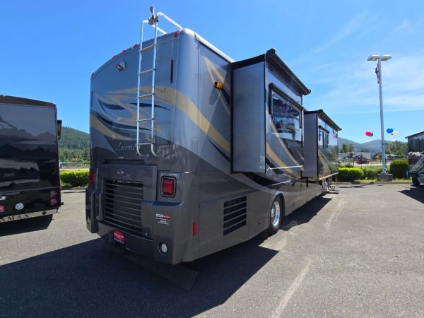 2010 Winnebago Journey 40L - Image 7
