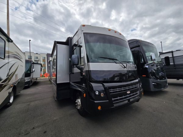 2010 Winnebago Sightseer 33C - Image 2