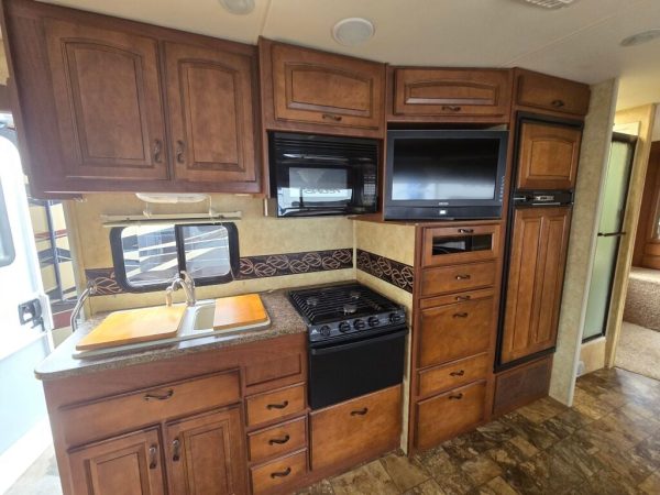 2011 Jayco Greyhawk 31SS - Image 11