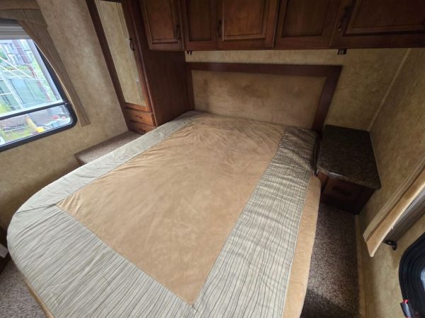2011 Jayco Greyhawk 31SS - Image 15