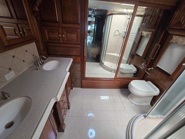 2012 Tiffin Motorhomes Allegro Bus 43QGP - Image 16
