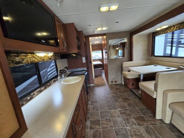2013 Thor Motor Coach A.C.E. 30.1 - Image 8