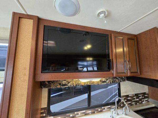 2013 Thor Motor Coach A.C.E. 30.1 - Image 10