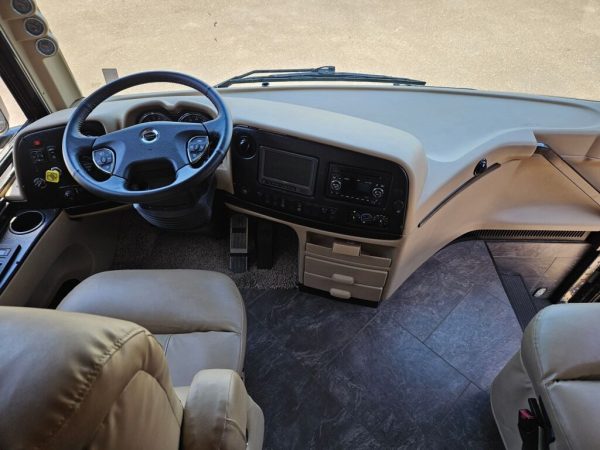 2014 Newmar Ventana LE 3845 - Image 5