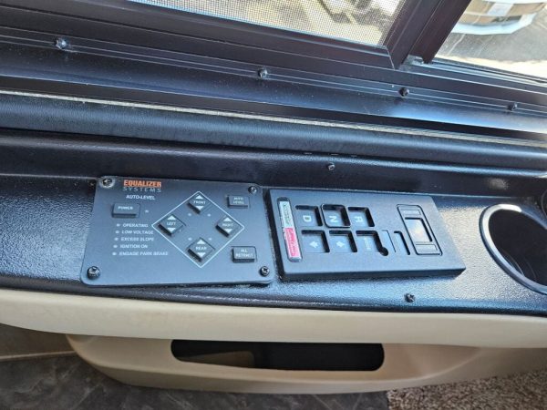 2014 Newmar Ventana LE 3845 - Image 6
