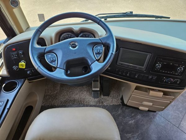 2014 Newmar Ventana LE 3845 - Image 8