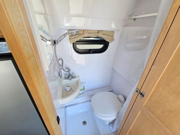 2014 Pleasure Way Ascent TS - Image 25