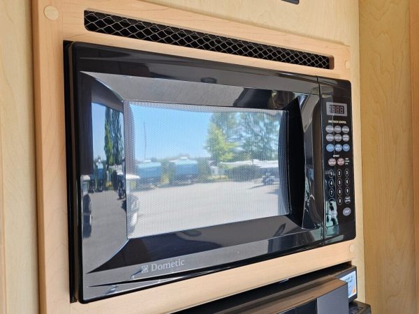 2014 Pleasure Way Ascent TS - Image 10