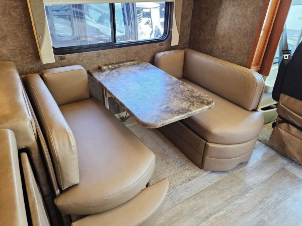 2014 Tiffin Motorhomes Allegro 31SA - Image 18