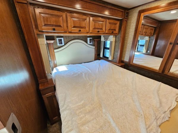 2014 Tiffin Motorhomes Allegro 31SA - Image 20